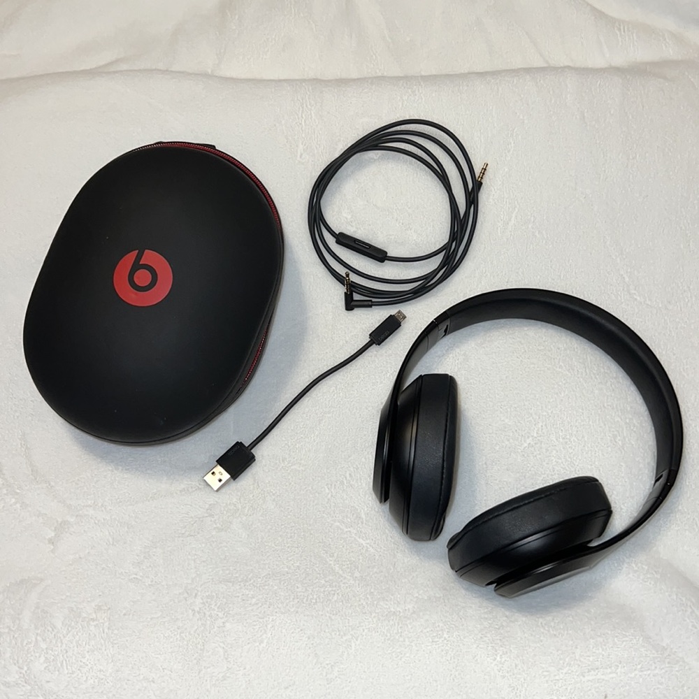 Beats Studio3 Over-Ear Noise Canceling Bluetooth Wireless Headphones